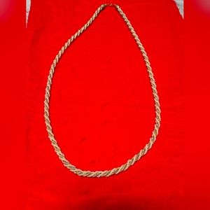 Beautiful unique trifari gold tone necklace like new!